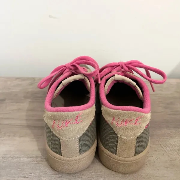*** RARE *** Women’s Nike Court Low Sneakers Size 6 Pink Style # 310006-261 - Image 2