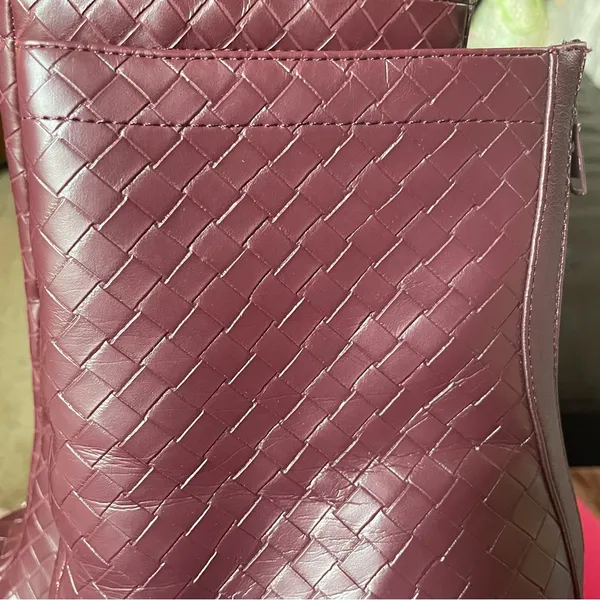 Journee Collection Women’s Boots Size 9 Wine Square Toe Block Heel Back Zip Up - Image 4