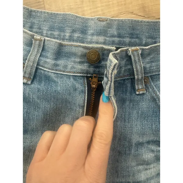 Wednesday Vintage Style Distressed‎ Cut-Off Denim Shorts - Size L - Image 2