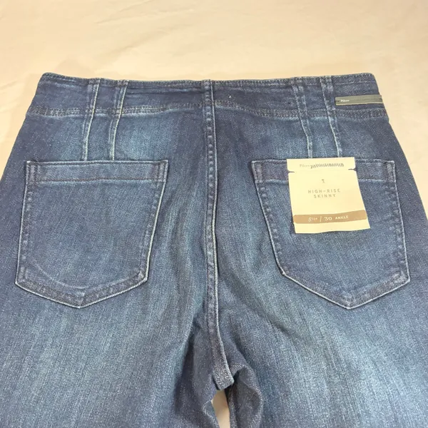 NWT Pilcro womens high rise skinny dark wash jeans. Size 30 ankle. no distress - Image 2