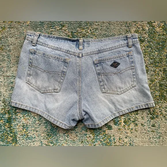 Vintage Y2K Angels low rise distressed denim jean shorts, size 9 - Image 2