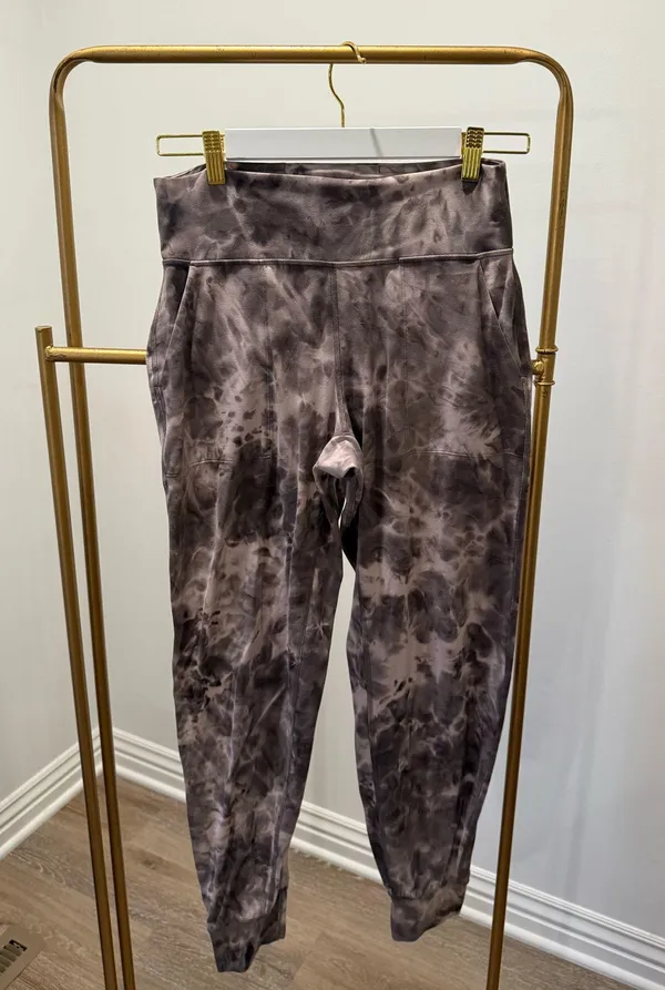 Lululemon Align Joggers size 8 - Image 2