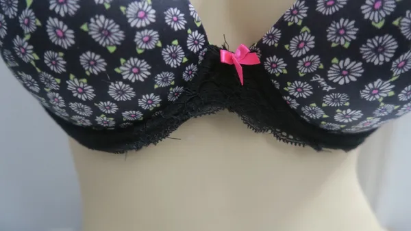 PINK Victoria's Secret flirt push-up bra floral flowers in black and white size 34B. - Image 4
