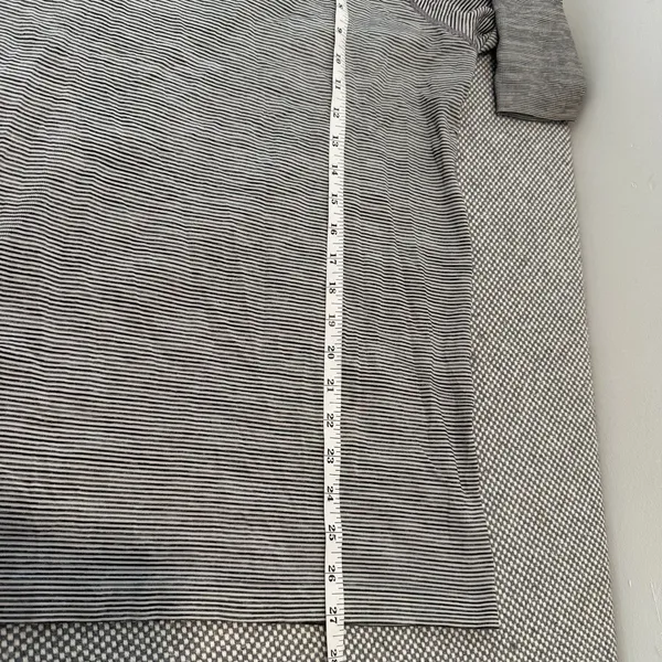 Lululemon Athletica Swift to stride Striped Sz 12 Longsleeve - Image 7