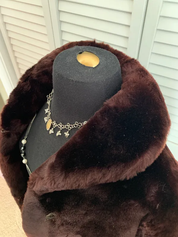 ROSHEKS dubuque Vintage Real Fur Coat - Image 10