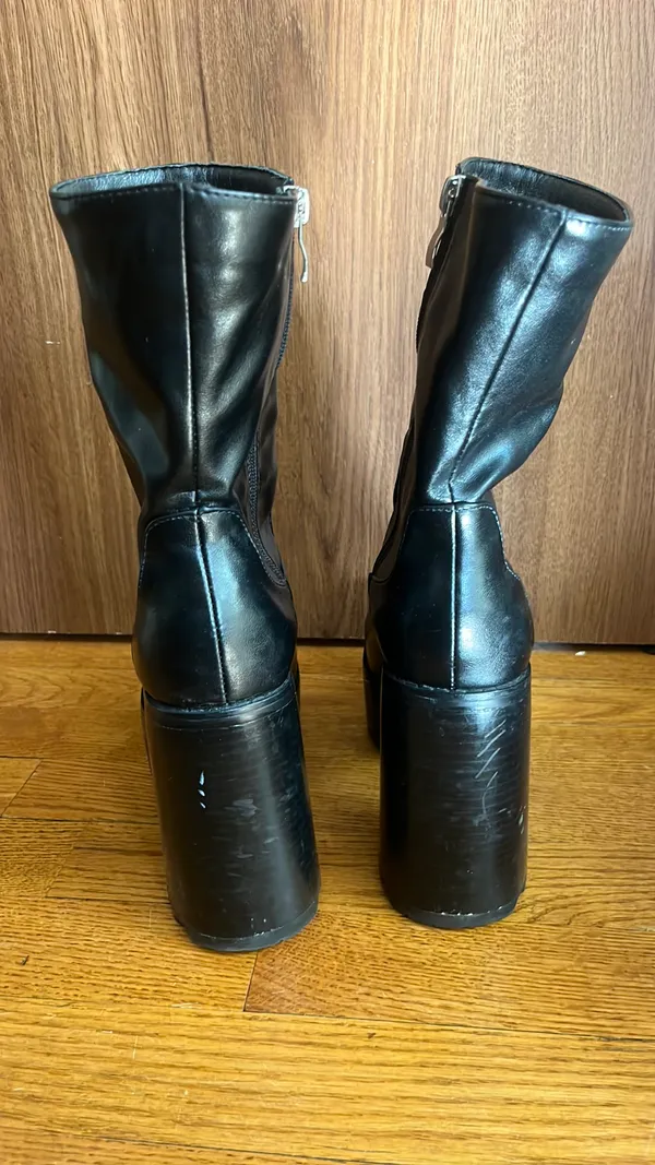 Princess Polly black boots - Image 3
