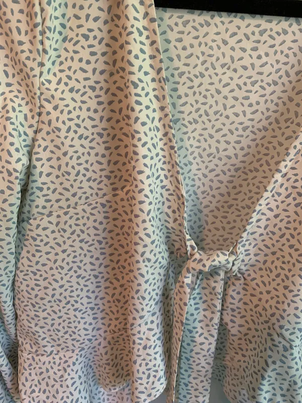 Dry Goods NWOT Tie Front Blouse - Image 3