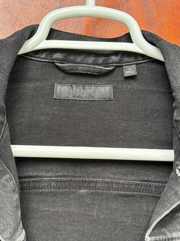 Uniqlo Washed Black Denim Jacket - Image 3