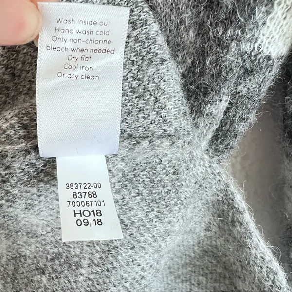 Athleta Undercover‎ Camo Pullover Sweater in CYA Grey - Image 6