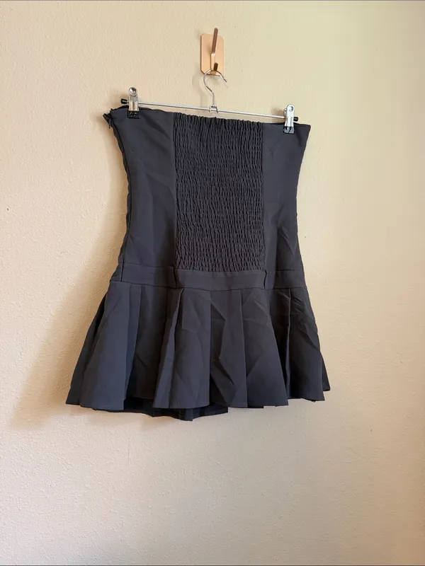 EDIKTED Pleated Drop Waist MINI DRESS‎ in Dark Gray Size Medium NWT - Image 6