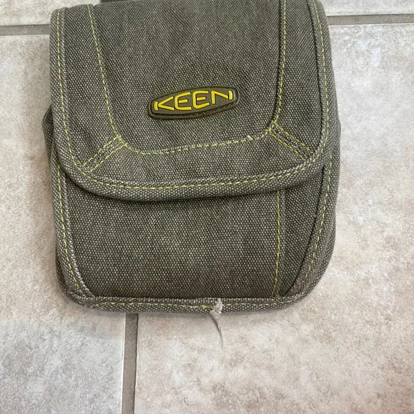 Keen Olive Green Canvas Crossbody Bag Oliver Bonas Colorblock Card Holder purse - Image 2