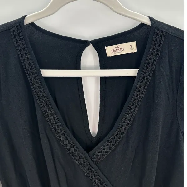 Hollister Black Long‎ Sleeve Romper V-Neck Crochet Trim Bell Sleeves Size S Boho - Image 3