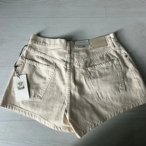 NWT Citizens of Hummanity Franca Pleated Short in Marzipan Cream Size 28 - Image 4