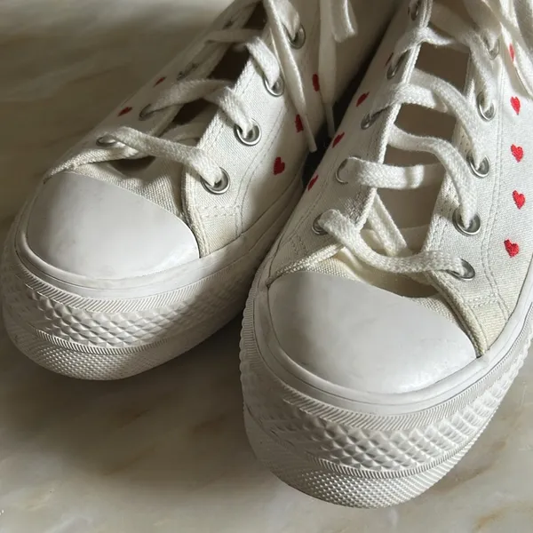 Converse Chuck Taylor High-Top All Star Lift Platform Sneakers W/Hearts Size 9.5 - Image 14