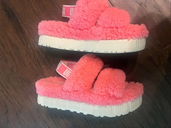 UGG Pink Fuzz Platform Slide with Elastic Logo Backstrap 8 GUC - Image 5