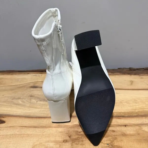 *NEW* WILD PAIR White Iloise Side-Zip Ankle‎ Go -Go Booties SIZE 6 A23 - Image 10