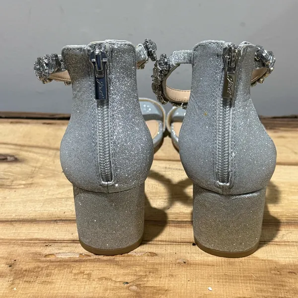NEW Badgley Mischka Catalina Ankle Strap Heels with Silver Accents Size 8‎ A16 - Image 10