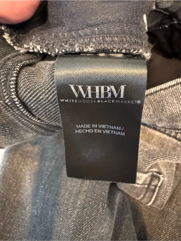 WHBM Extra High Rise Barrel Jeans Size 6 - Image 9