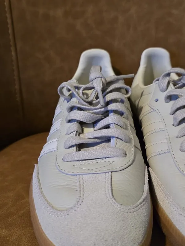 adidas women Light Gray Sneakers with Gum Sole - Image 3