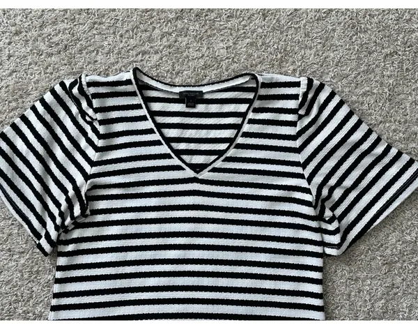 Ann Taylor Sz S Black & White Striped Knit Top Tee T-Shirt Cute!! - Image 3