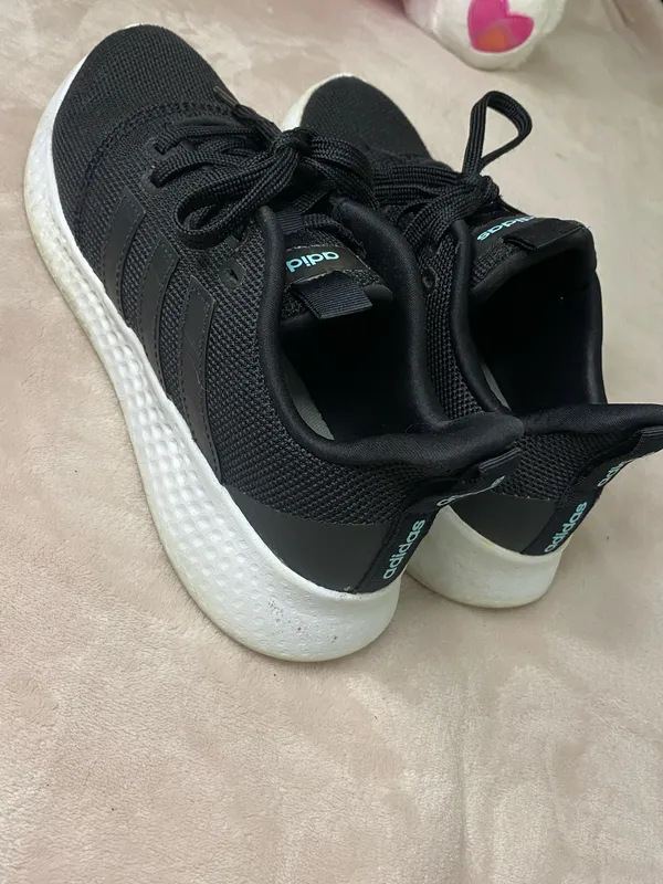 adidas Women’s sneaker Shoes Size 8 - Image 4