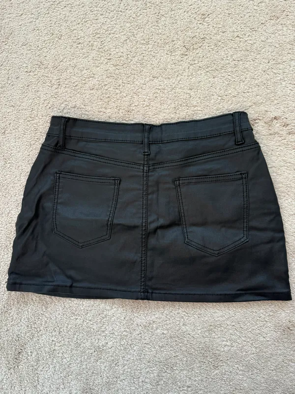 Edikted Carly Low-Rise Mini Skirt - Image 4