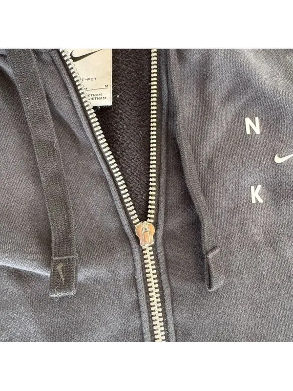 Nike Dri-Fit Black Zip-Up Sweatshirt Hoodie Size Medium (BROKEN ZIPPER) - Image 3