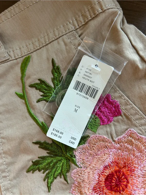 NWT Anthropologie Embroidered Floral Cargo Pants Tan M - Image 7