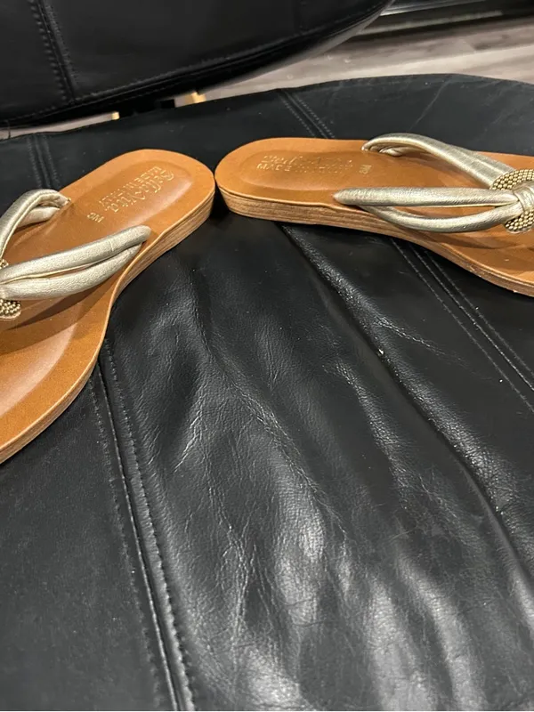 Bella Vita Metallic Gold Knotted Thong Sandals - Image 5