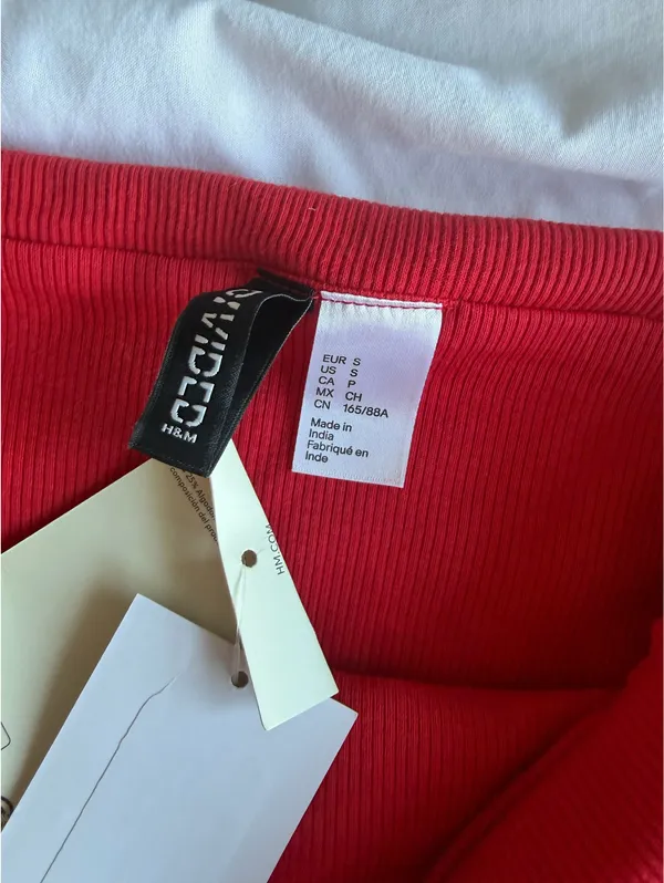 H&M red ribbed off the shoulder top nwt - Image 3