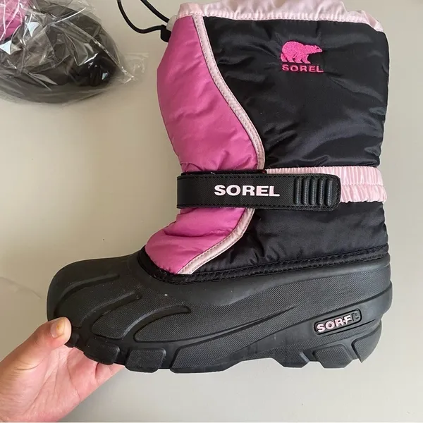 Sorel Pink and Gray Snow Boot women’s Size 6‎ insulated warm lined snow boot - Image 2