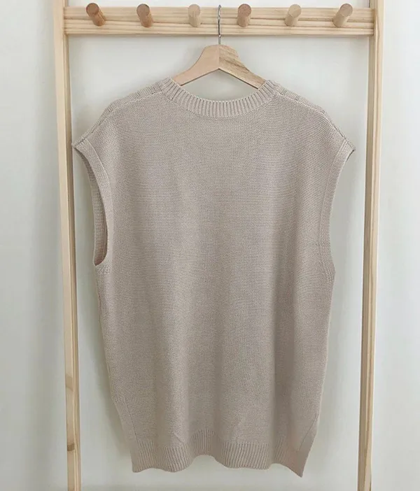 Boutique oversized Cream Knit Vest - Image 4