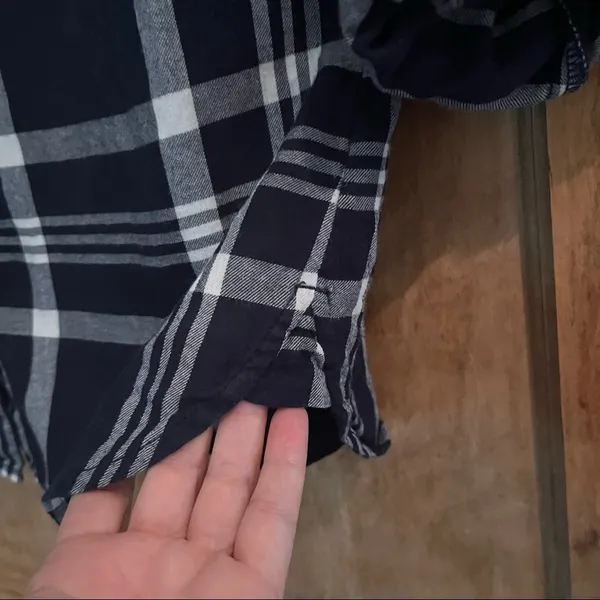 Tommy Hilfiger Blue and White Plaid Button Down Top Size S/P. - Image 7