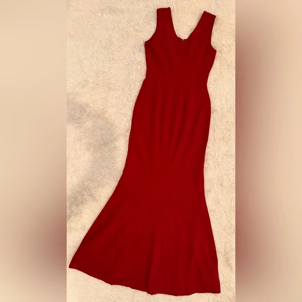 NWOT Dress the population Sandra Plunge Crepe Trumpet Gown Red garnet Sz M - Image 4