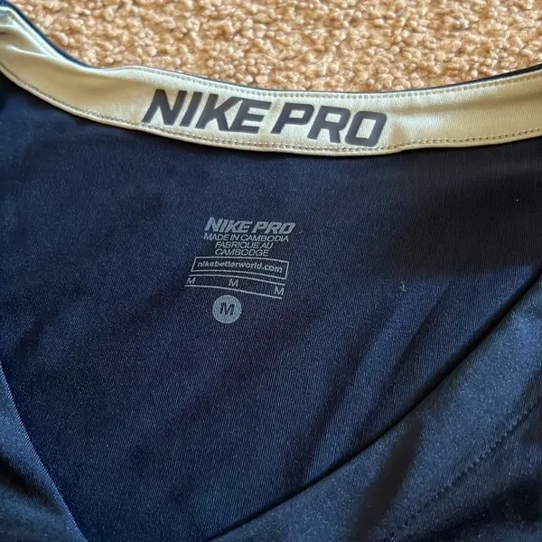 Nike pro‎ blue top M - Image 6