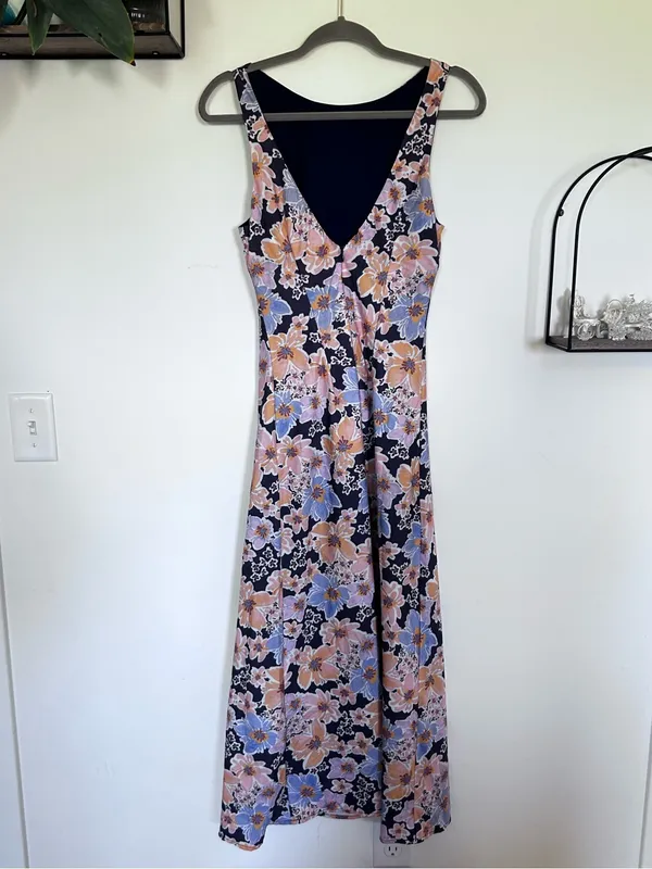 Showpo Jenibelle Floral Print High Neck V Back Sleeveless Midi Dress Size 4 - Image 2