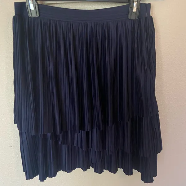 Banana Republic Pleated Tiered Skirt Size 6 - Image 4
