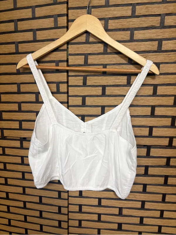 American eagle white lace crop tank size medium - Image 2