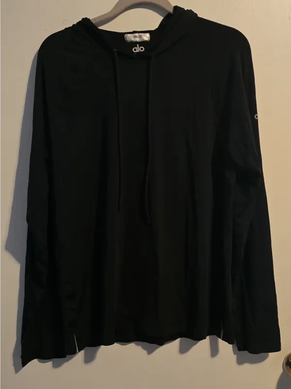 ALO Yoga Black Long Sleeve Hoodie Pullover - Image 2