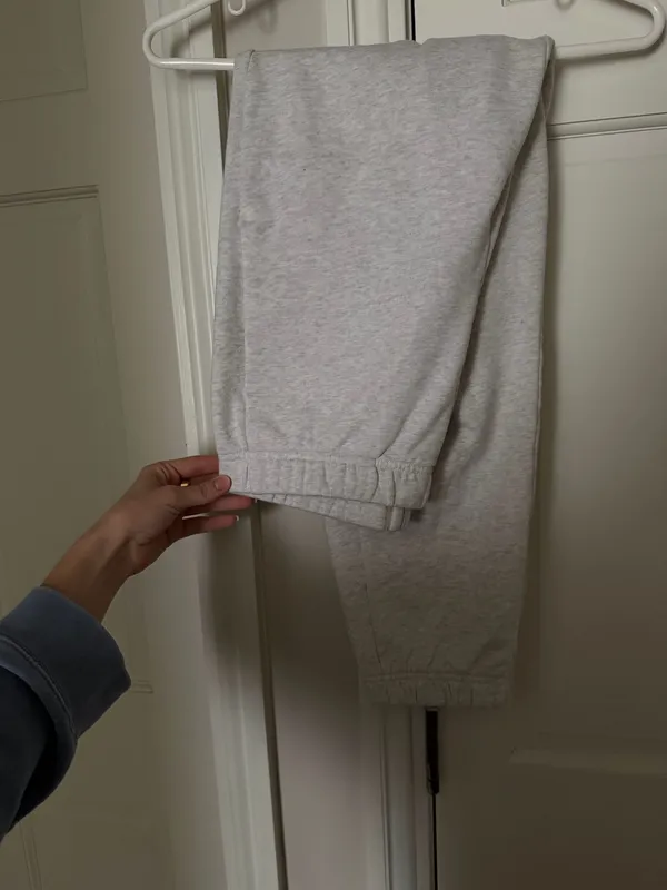 Aritzia Sweatpants - Image 4