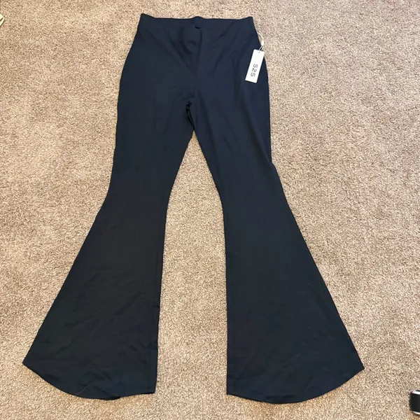 NWT REVOLVE 525 pull on women's high waisted flare leggings size medium black - Image 4