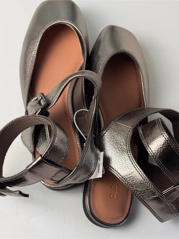 Old Navy Metallic Mary Jane Ankle Wrap StrapLow Heel Ballet Flats Size 7 - Image 2