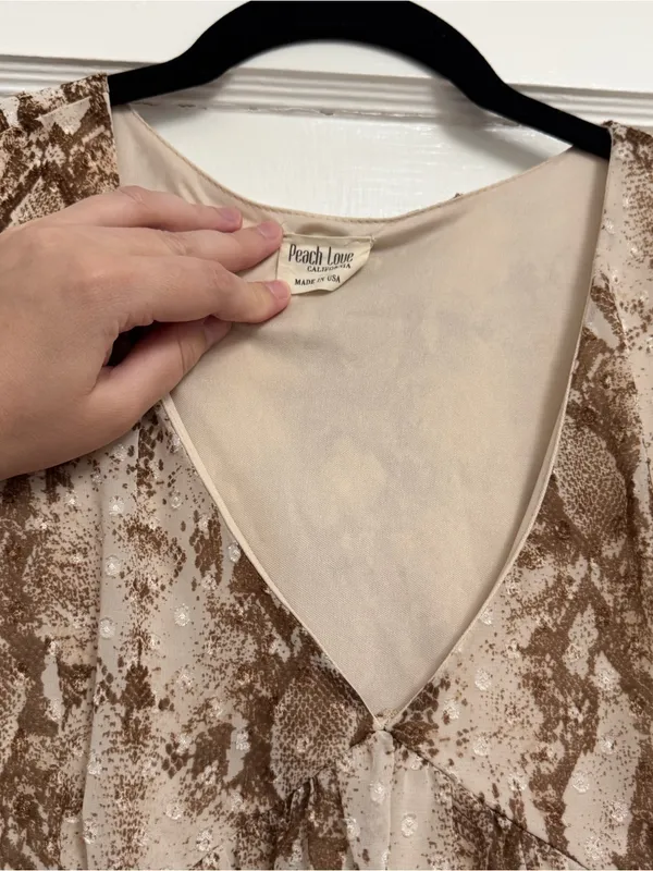 Peach Love California Brown and Cream Snake Print V-Neck Top - Image 3