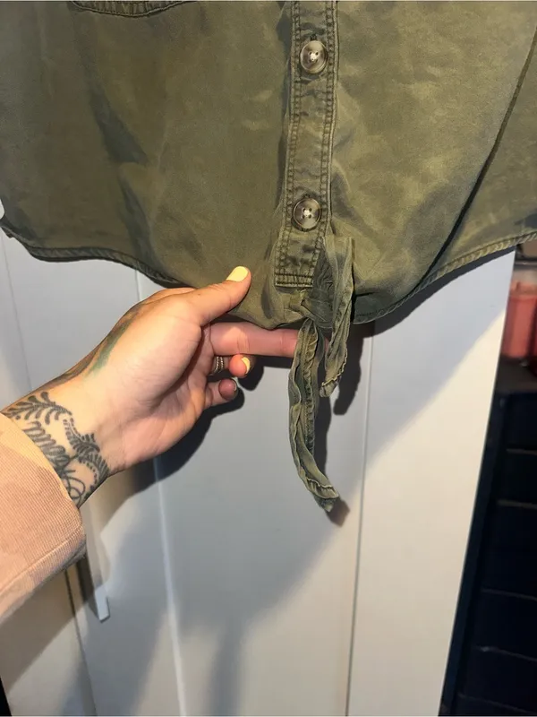 Abercrombie & Fitch Button Up Utility Vest/Too- Army Green $65MSRP - Image 4