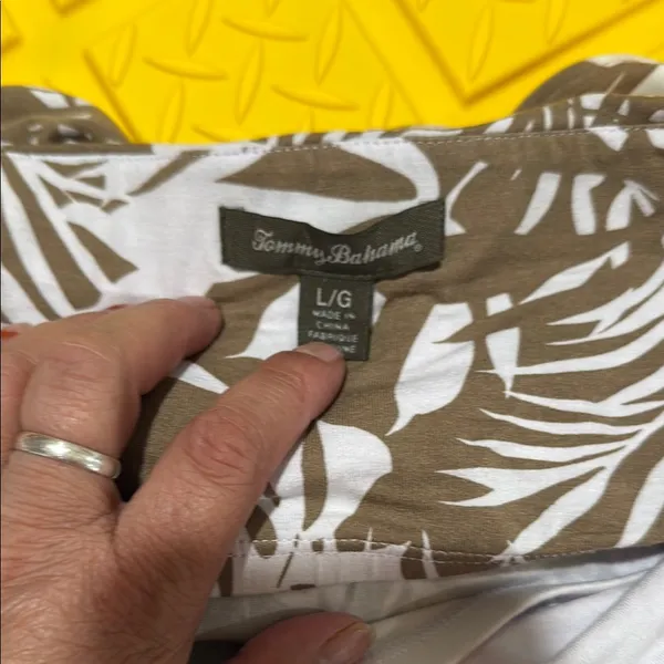 Tommy Bahama White and Tan Leaf Print Dress - Image 5
