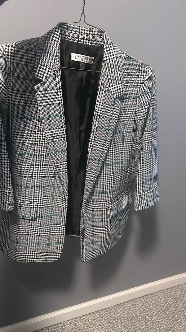 Kasper Gray & Black Glen Plaid Long Blazer with Subtle Green Windowpane - Image 4