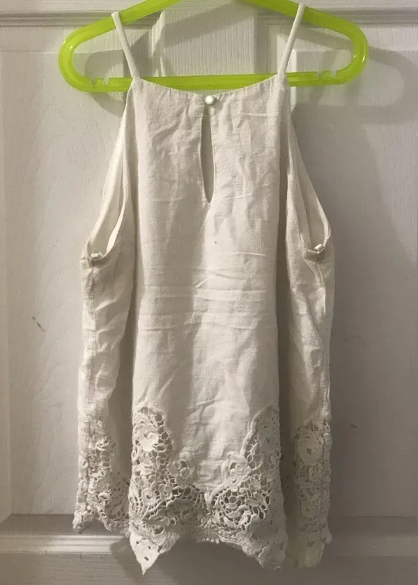 White lace top Size M - Image 2