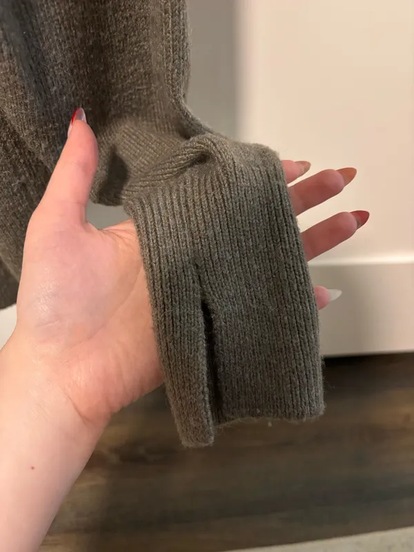 H&M Sweater  - Image 3