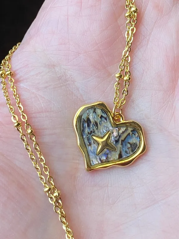 Handmade gold tone stainless steel heart sparkle shell necklace🐚⭐️🌀 - Image 7