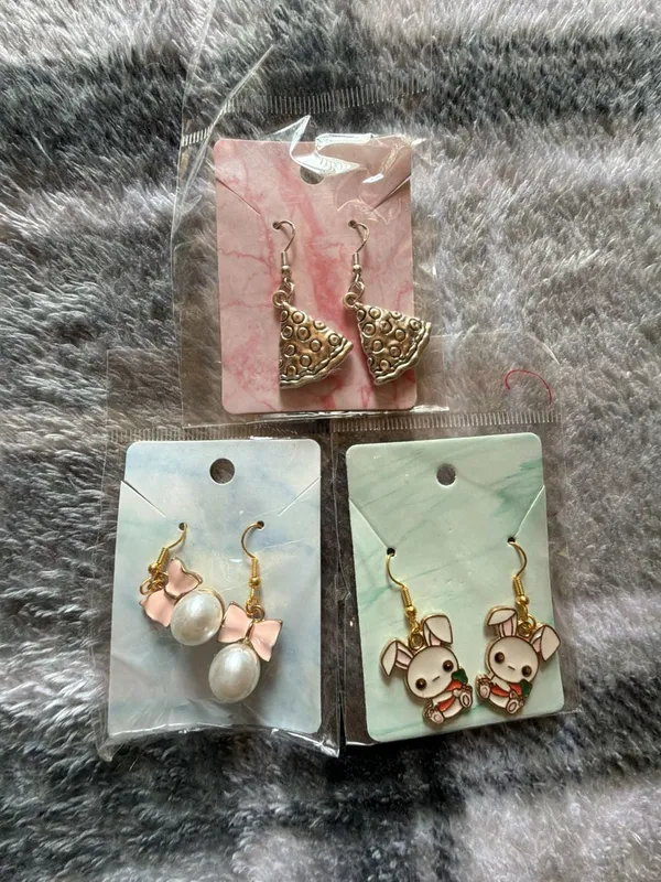 Variety Pack of Three Pairs of Dangle Earrings Featuring Pizza, Pearl and Bow, a - Image 2